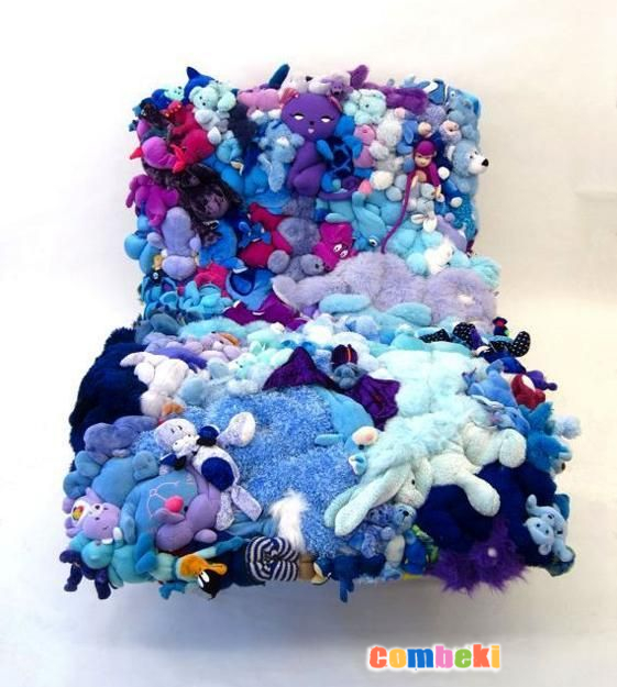 Fun Furniture Made of Soft Toys, Craft Ideas and Ways to Reduce House Dust Mites Soft toys are popular kids toys and room decorations Yumuşak Oyuncaklardan Yapılmış Eğlenceli Mobilyalar, El İşi Fikirleri ve Ev Tozu Akarlarını Azaltma Yolları Yumuşak oyuncaklar, popüler çocuk oyuncakları ve oda dekorasyonlarıdır.