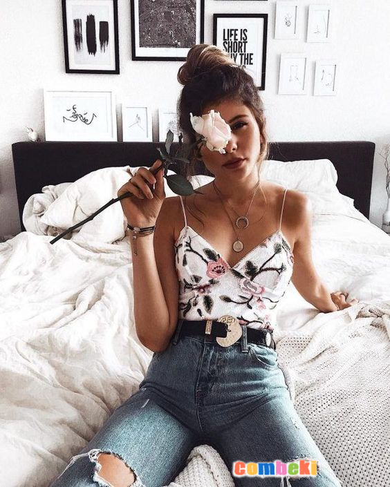 Universal outfits if you do not want to add coconut to your look