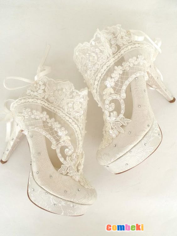 Ayakları Süzleyen Şık Danteller - Kadın Ve Moda Kombinler