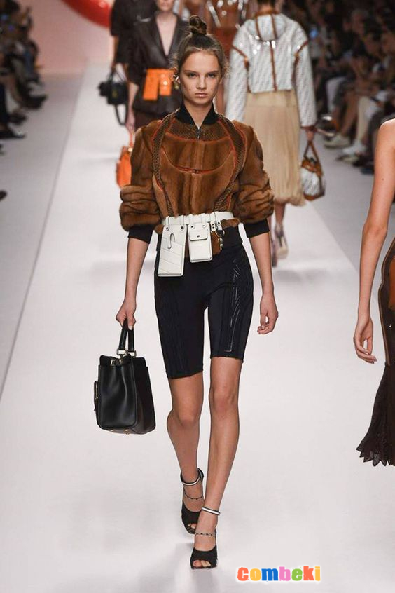 See all the Collection photos from Fendi Spring/Summer 2019 Ready-To-Wear now on British Vogue Yayınlandı 20 Eylül 2018 Yazar: Anders Christian Madsen