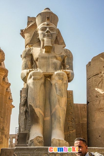 Ramses II heykelinin yakın plan fotoğrafı