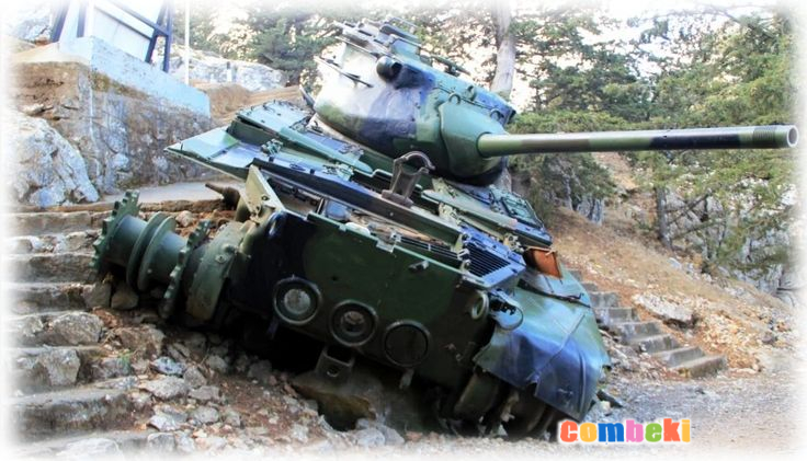 Beşparmak Dağları'nın Zirvesinde Bir Türk Tankı